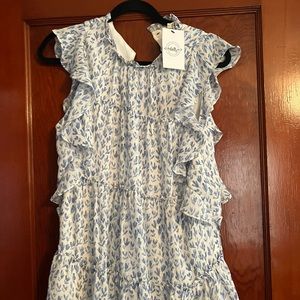 Cap-sleeved, zip back